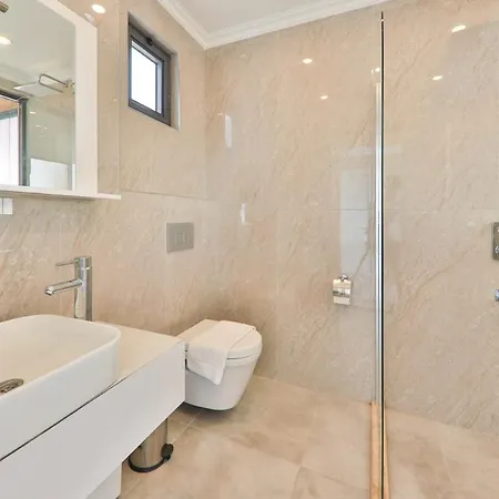 Villa 2 Bramazing In *